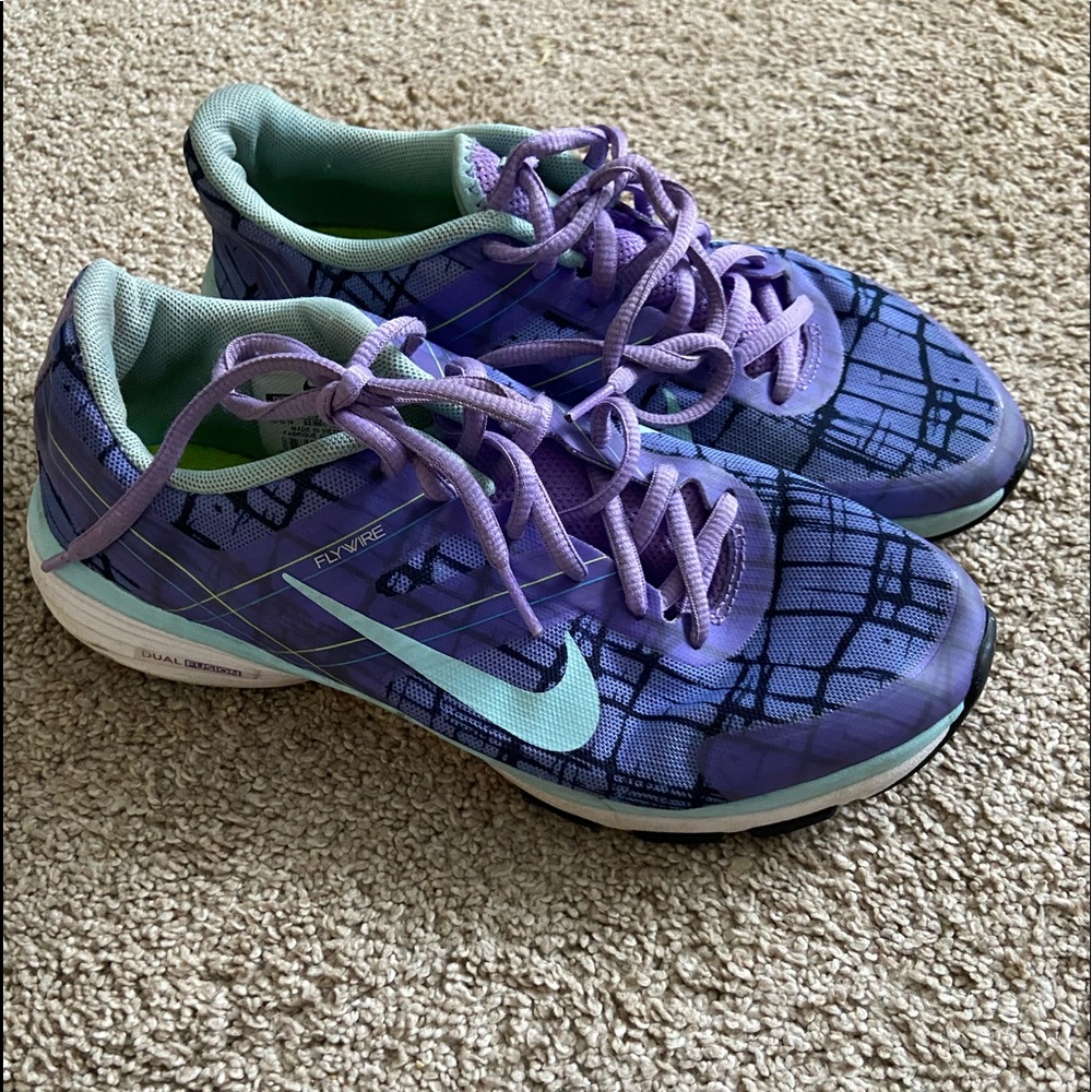 Nike sneakers women size 7